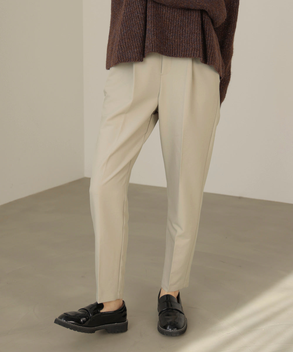 【WEB限定】スラっとテーパードパンツ