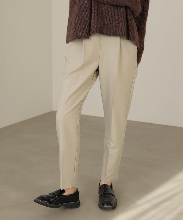 【WEB限定】スラっとテーパードパンツ