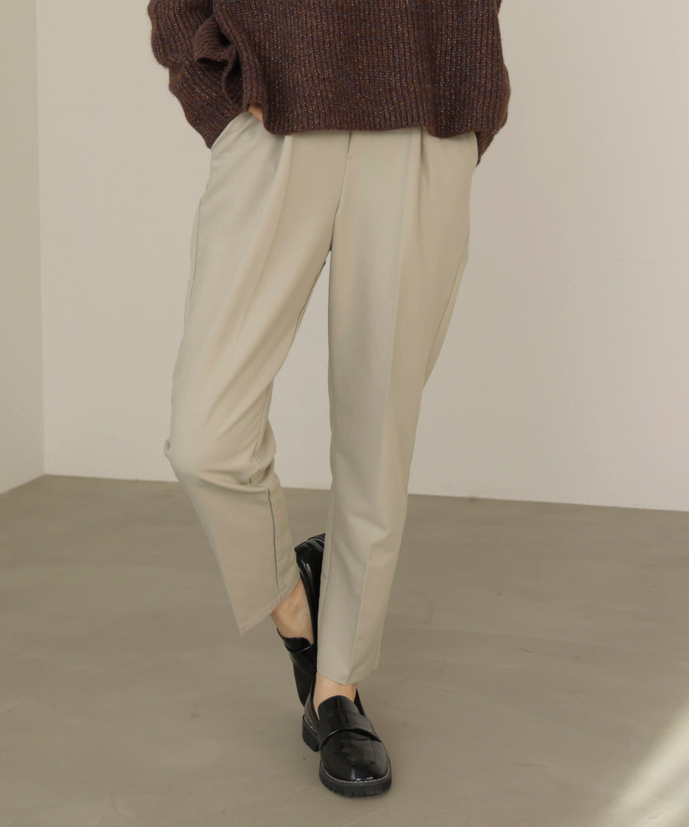 【WEB限定】スラっとテーパードパンツ