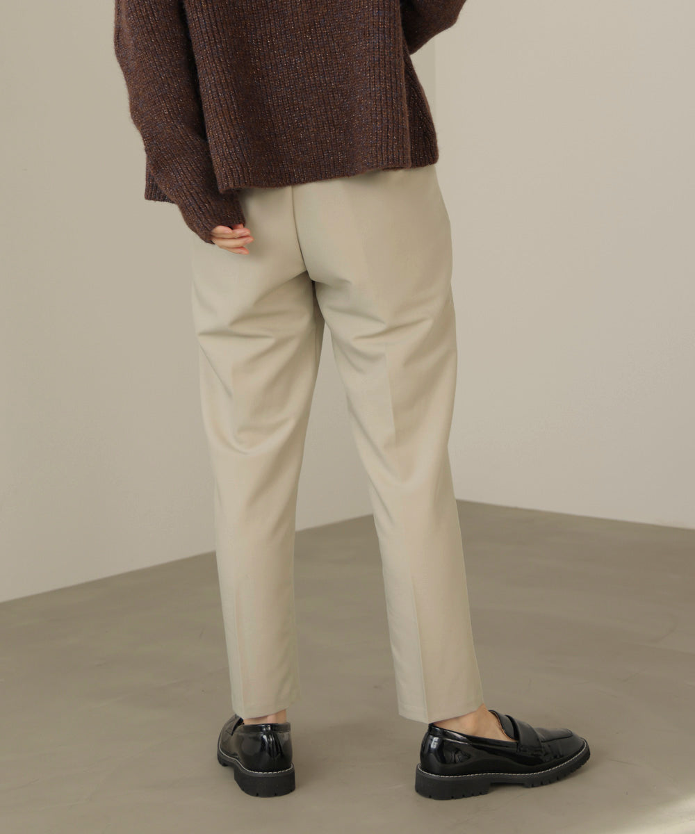 【WEB限定】スラっとテーパードパンツ