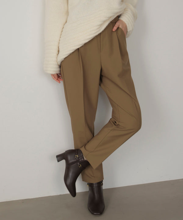 【WEB限定】スラっとテーパードパンツ