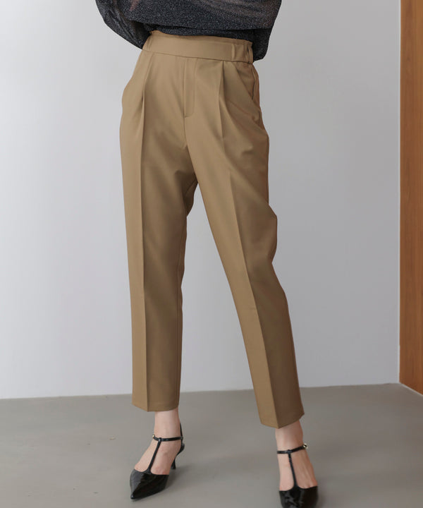 【WEB限定】スラっとテーパードパンツ