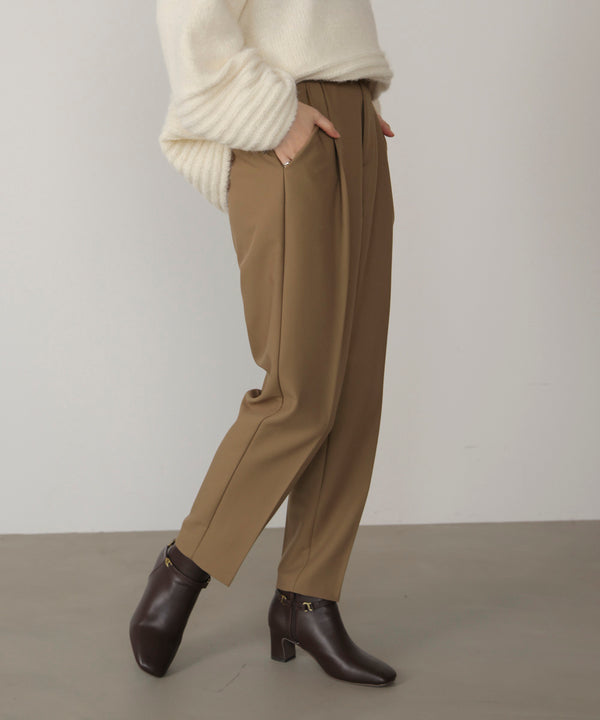 【WEB限定】スラっとテーパードパンツ