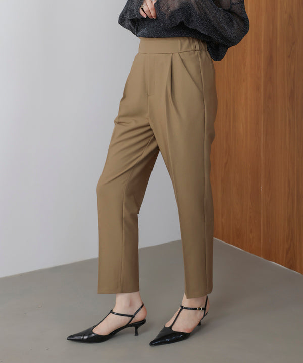【WEB限定】スラっとテーパードパンツ