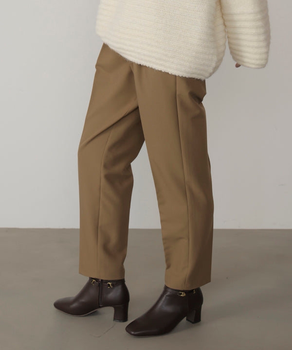 【WEB限定】スラっとテーパードパンツ