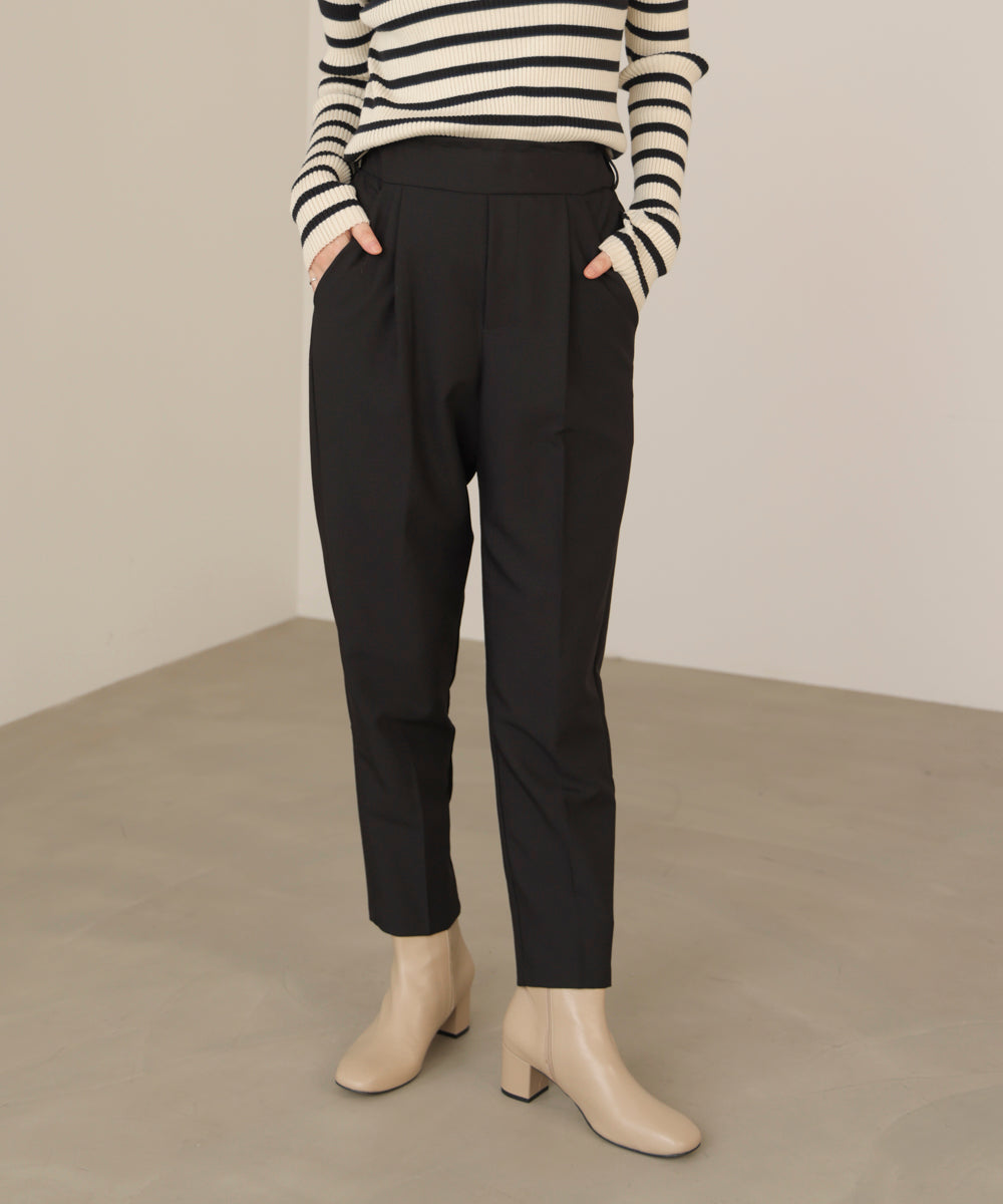 【WEB限定】スラっとテーパードパンツ