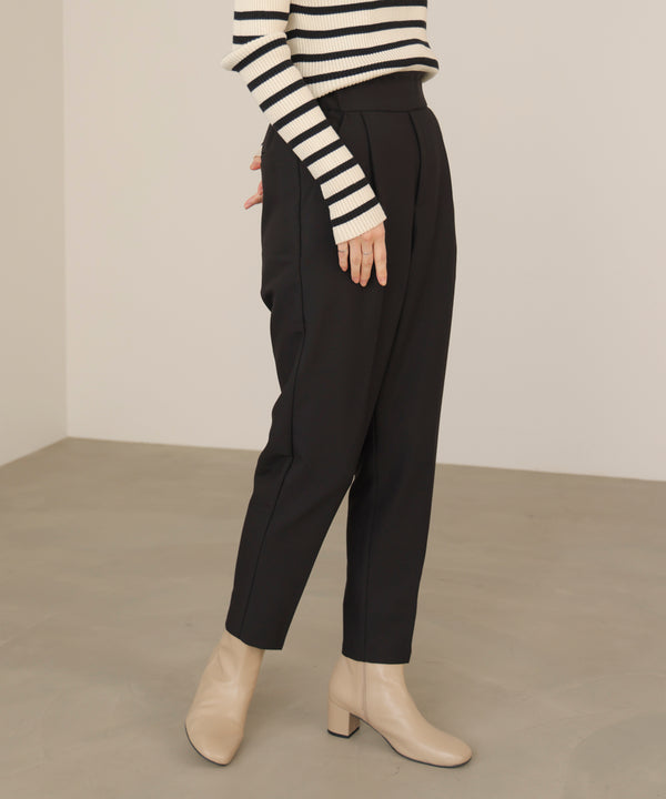 【WEB限定】スラっとテーパードパンツ
