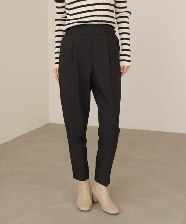 【WEB限定】スラっとテーパードパンツ