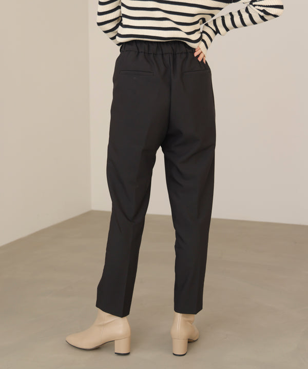 【WEB限定】スラっとテーパードパンツ