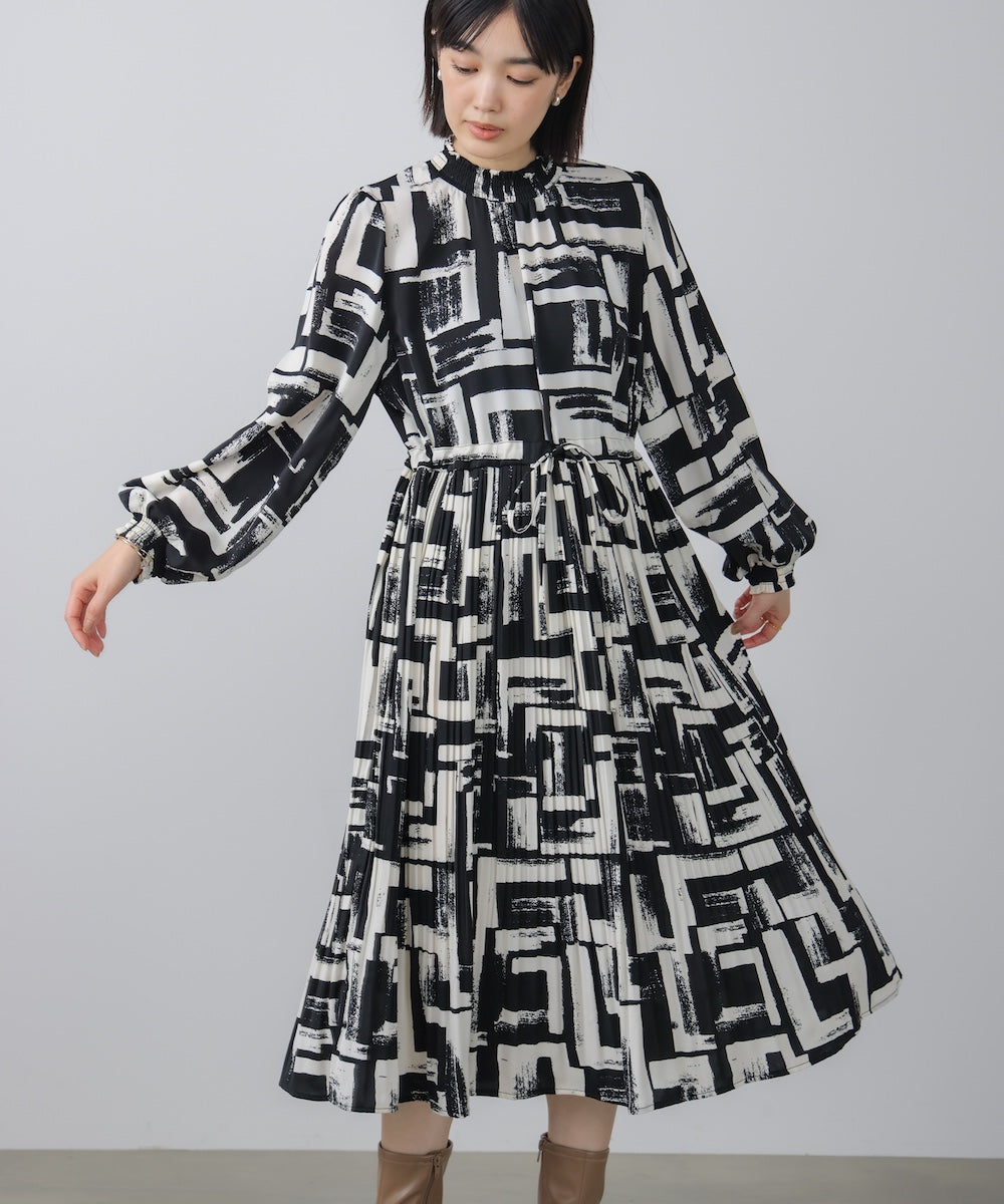 ブロック柄プリーツワンピース