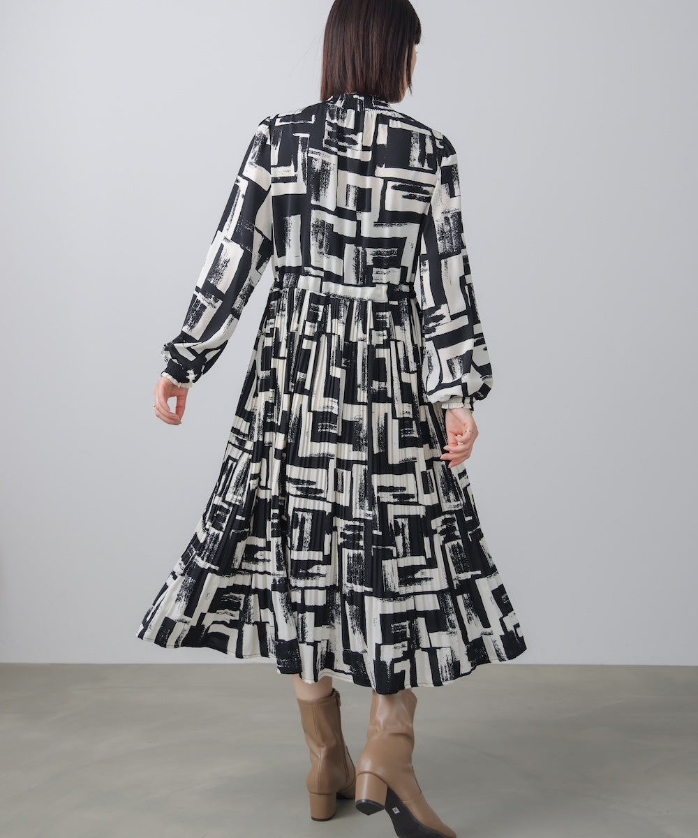 ブロック柄プリーツワンピース