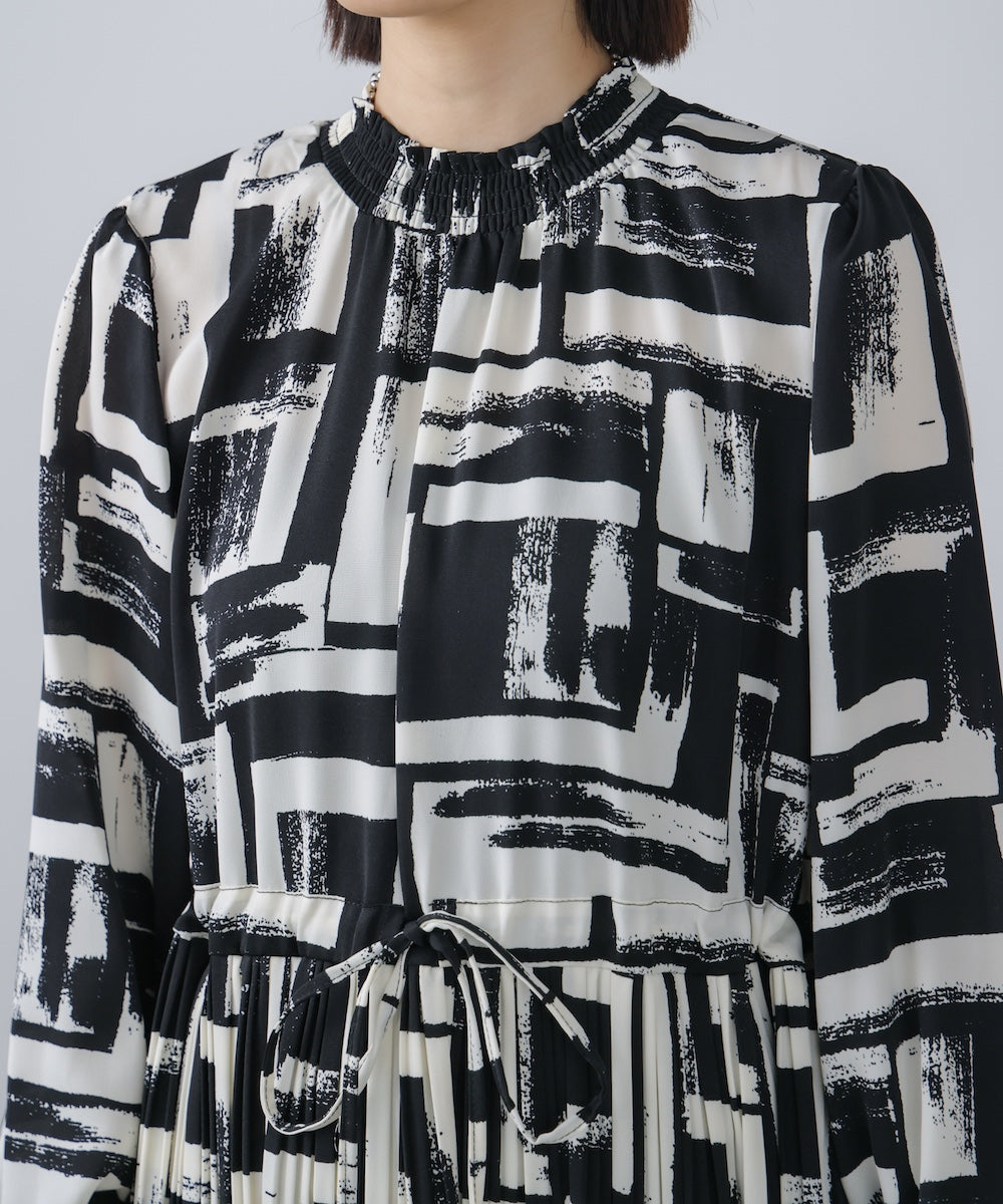 ブロック柄プリーツワンピース