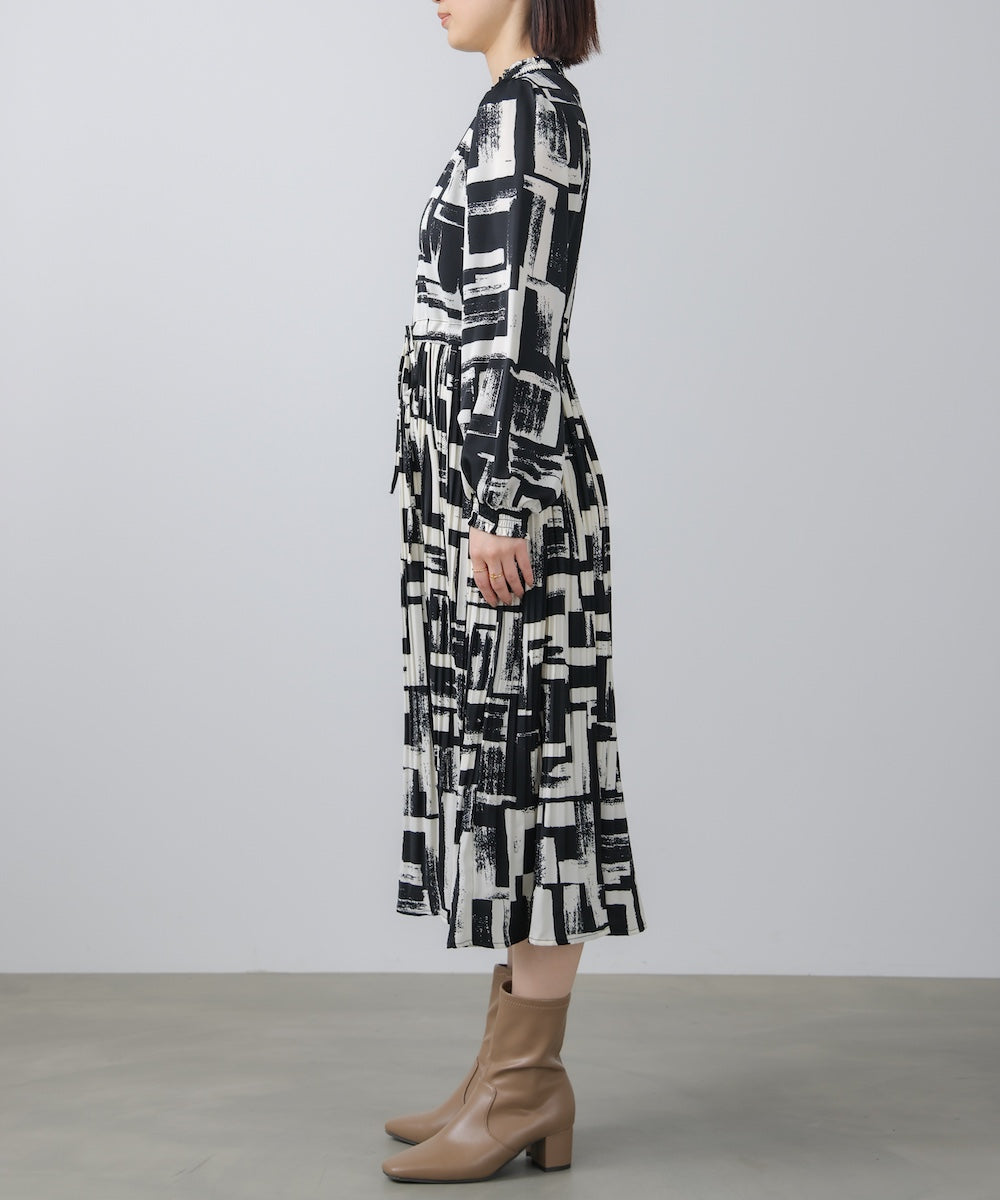 ブロック柄プリーツワンピース