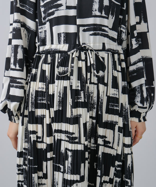 ブロック柄プリーツワンピース