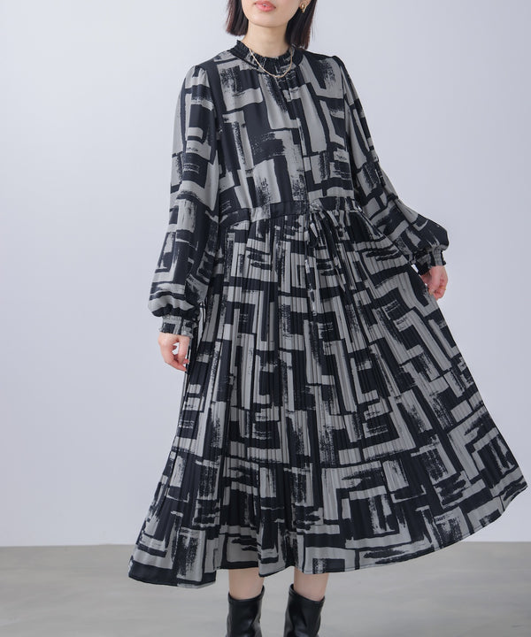 ブロック柄プリーツワンピース