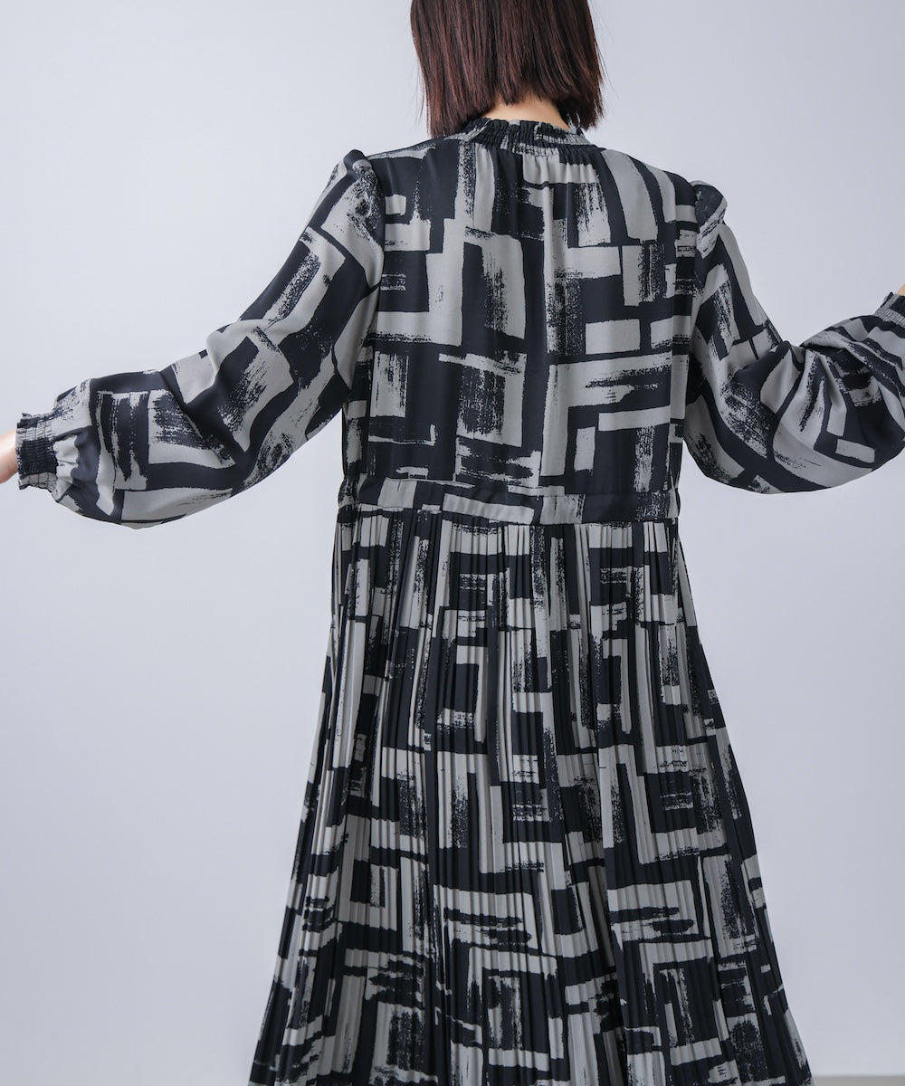 ブロック柄プリーツワンピース