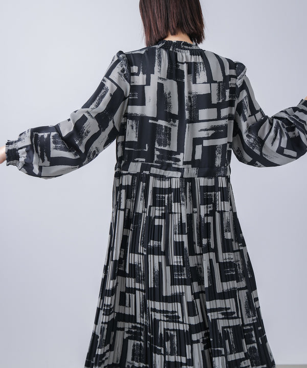ブロック柄プリーツワンピース