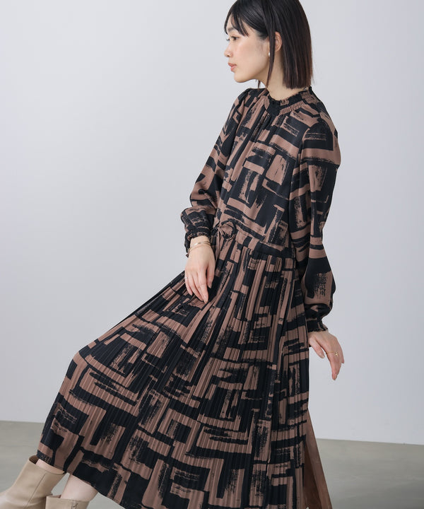 ブロック柄プリーツワンピース