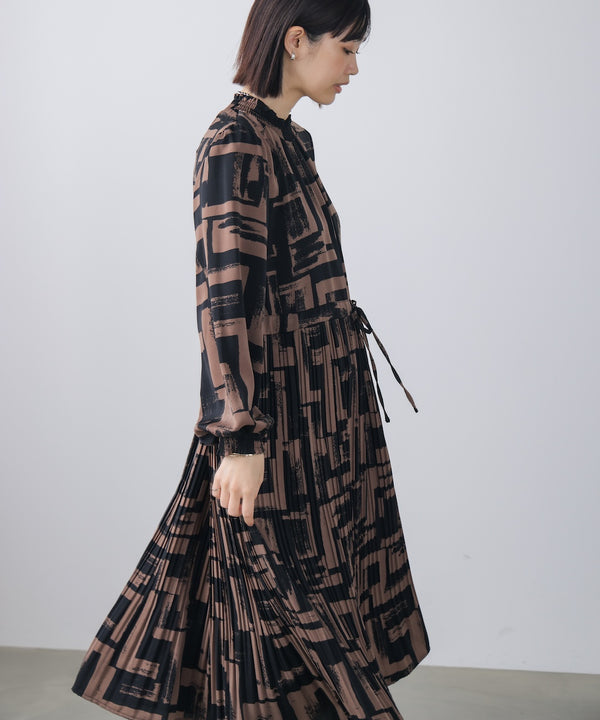 ブロック柄プリーツワンピース