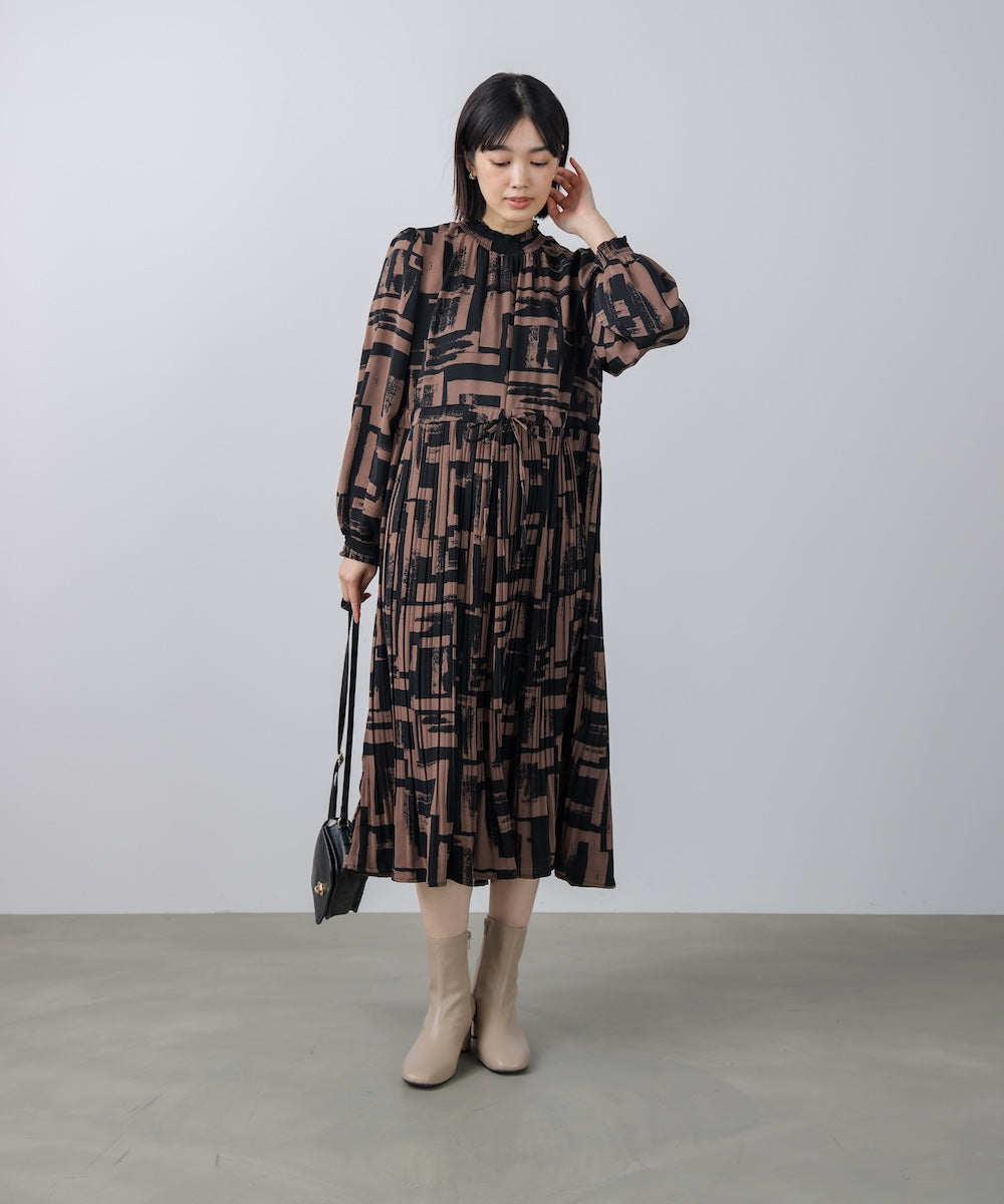 ブロック柄プリーツワンピース