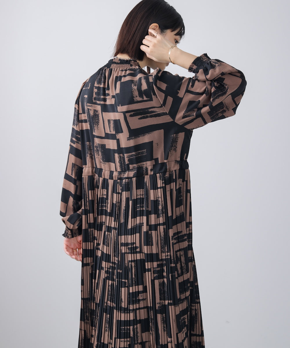 ブロック柄プリーツワンピース