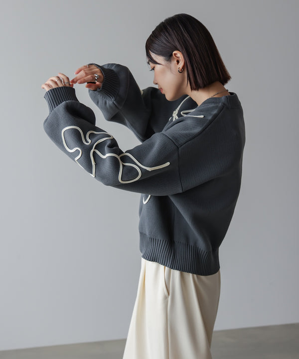 コード刺しゅうニット［11/14発送予定］