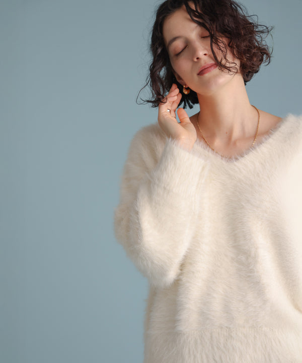 バルキーフェザーＶニット