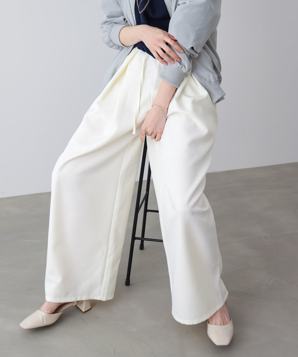 スレンダーベルトワイドパンツ