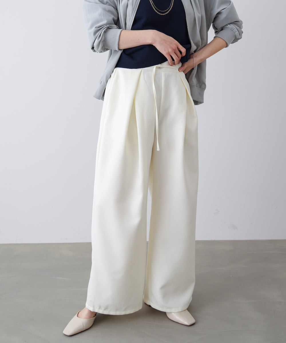 スレンダーベルトワイドパンツ
