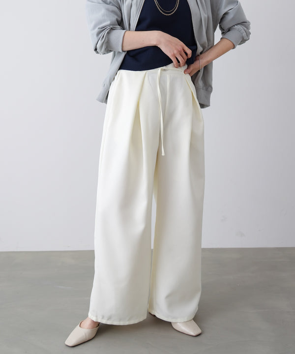 スレンダーベルトワイドパンツ