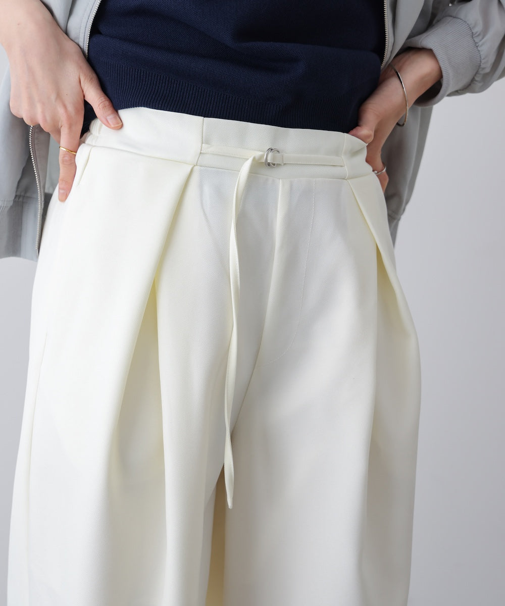 スレンダーベルトワイドパンツ