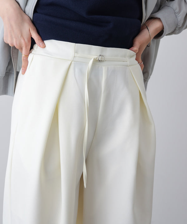 スレンダーベルトワイドパンツ