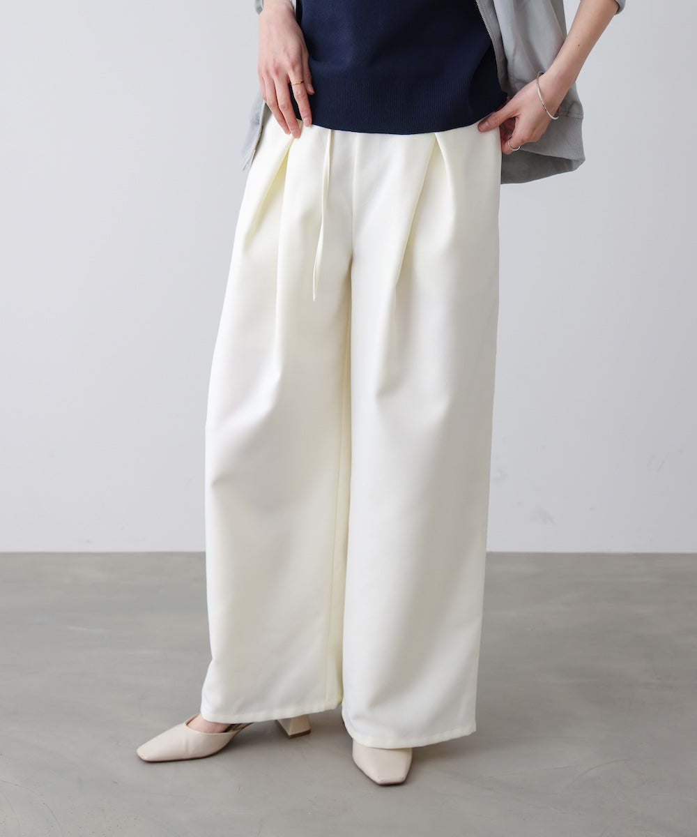 スレンダーベルトワイドパンツ