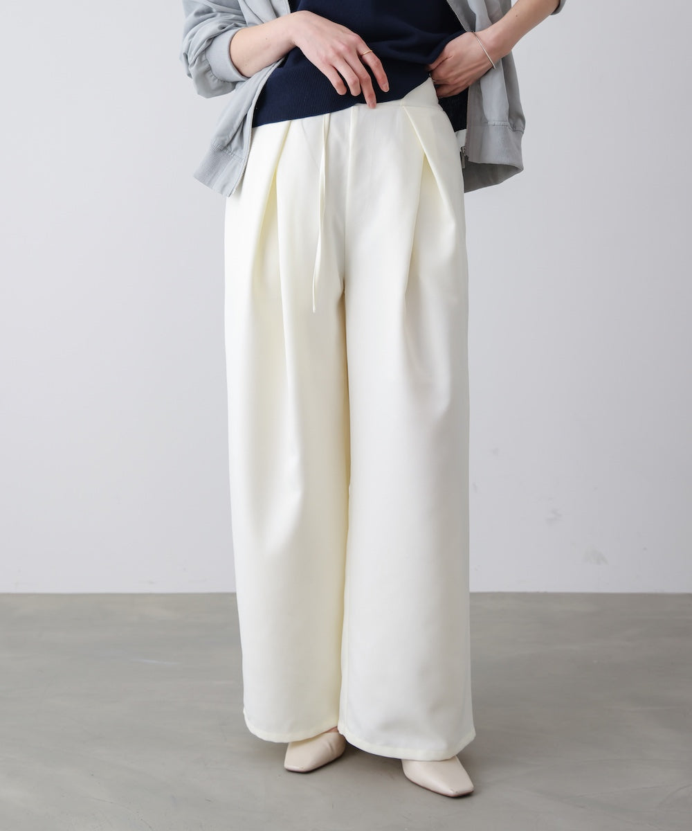 スレンダーベルトワイドパンツ