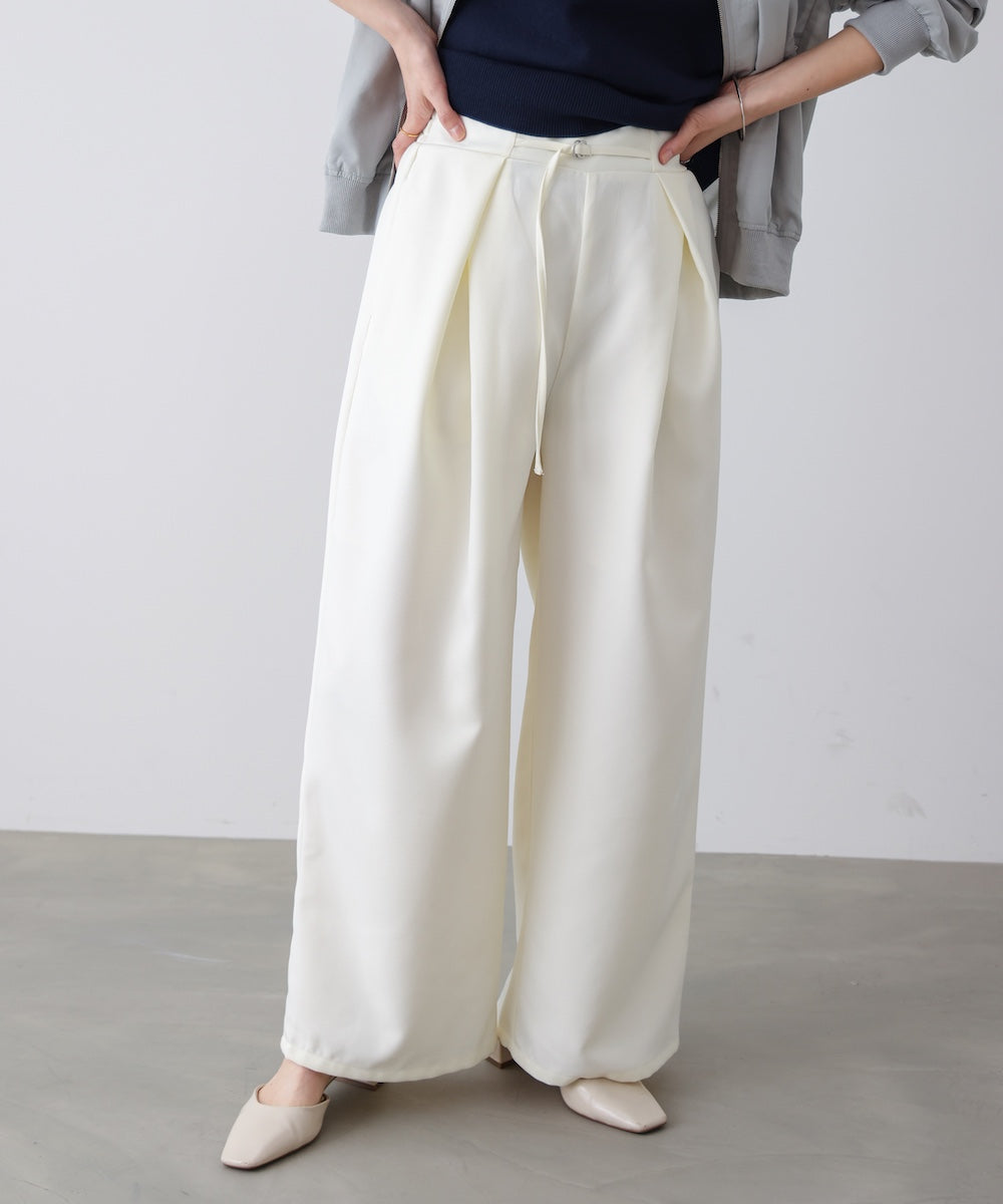 スレンダーベルトワイドパンツ