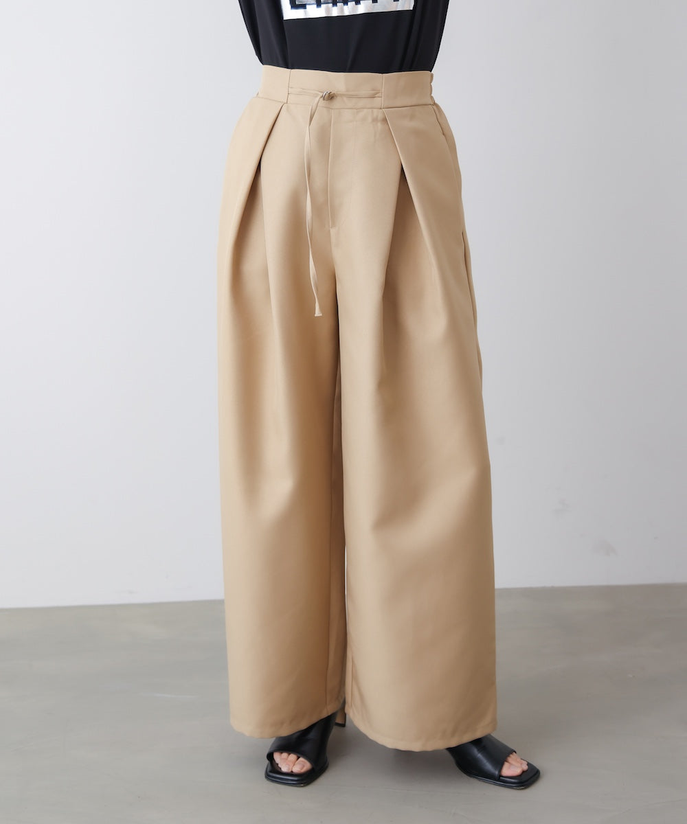 スレンダーベルトワイドパンツ