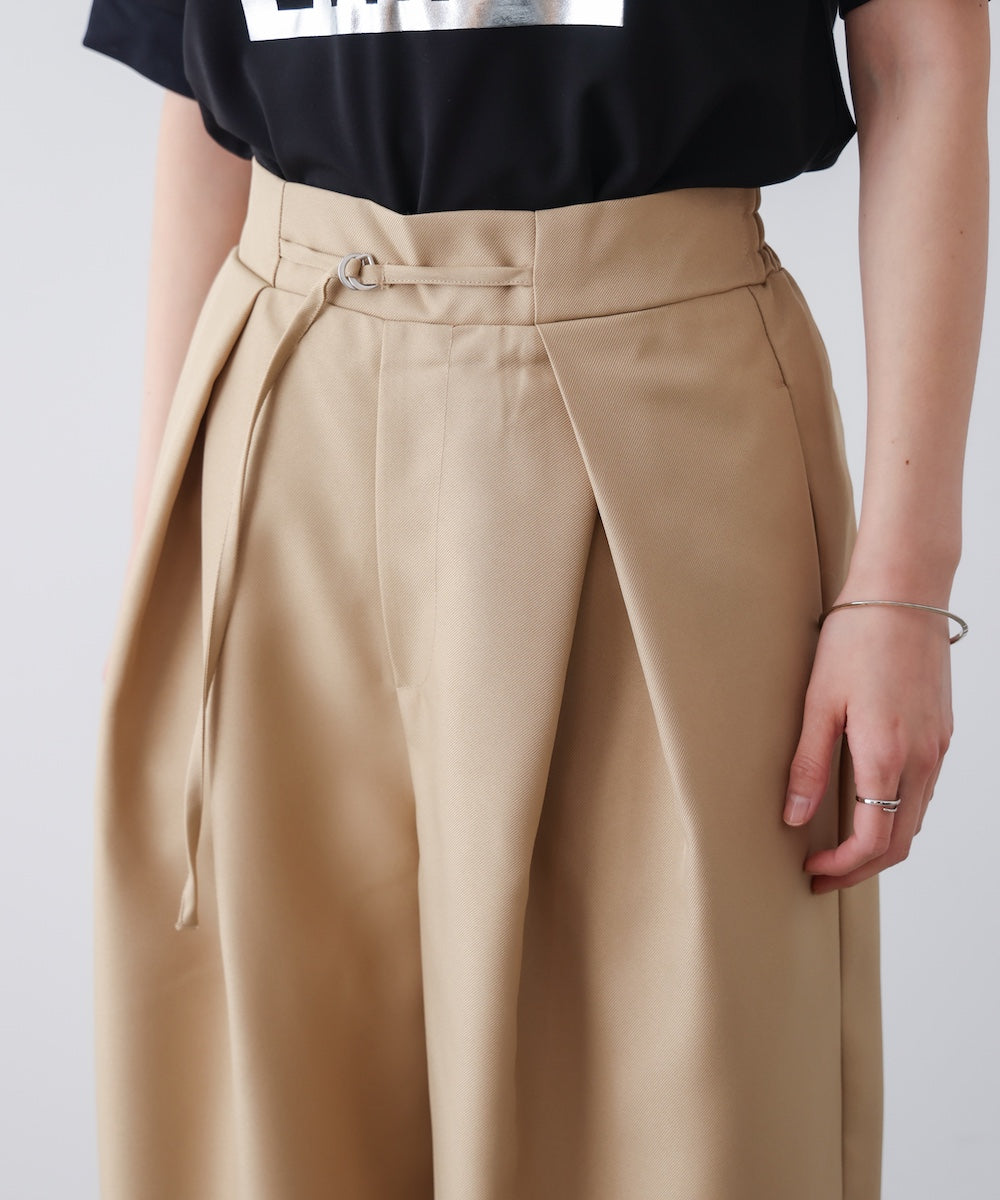 スレンダーベルトワイドパンツ