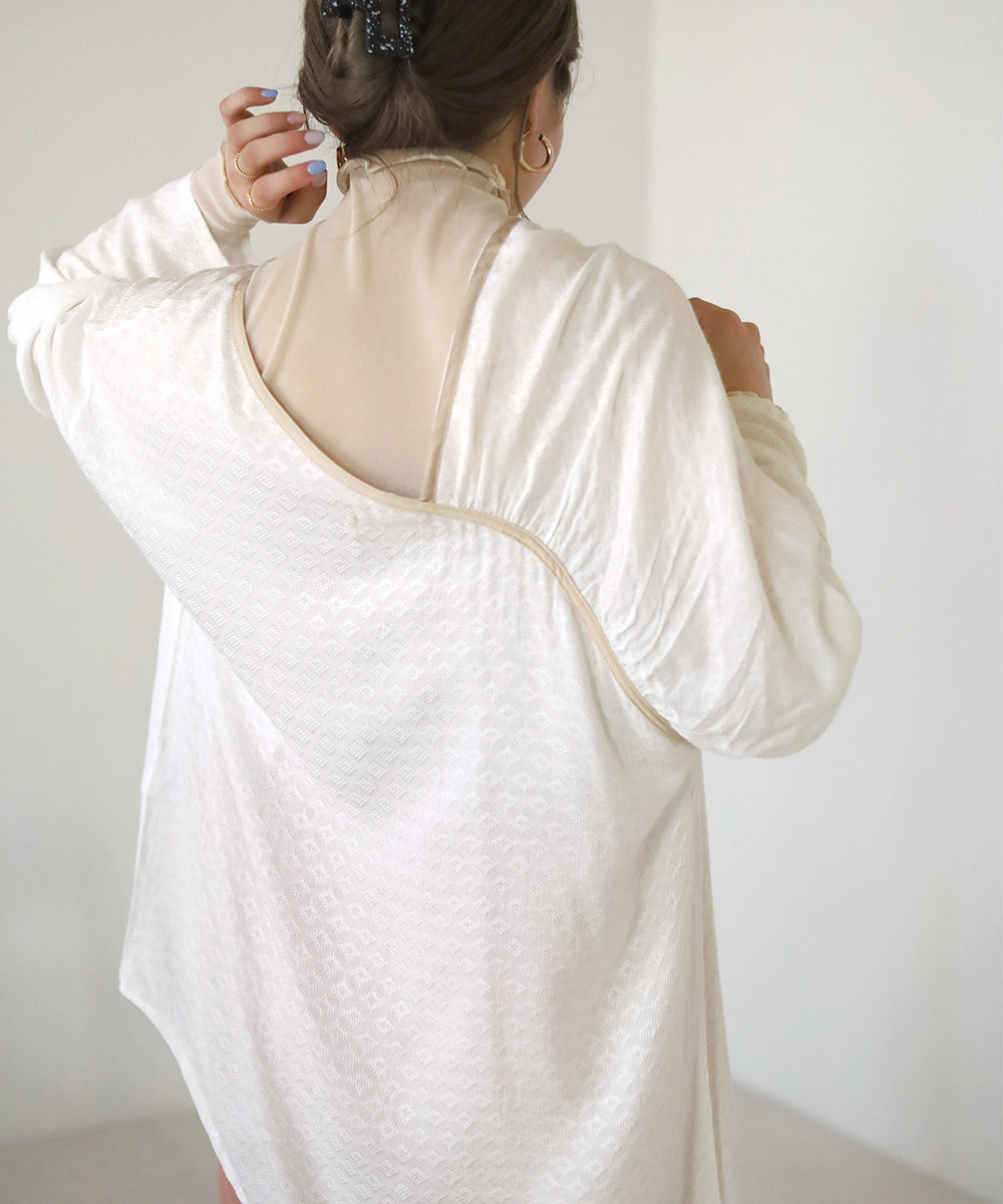 イレヘムジャガードブラウス