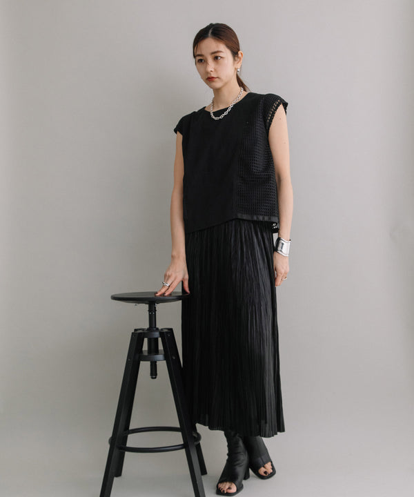 SHINY PLEATED SKIRT