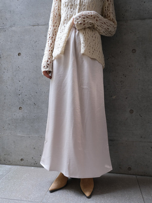SATIN SEMI-FLARE SKIRT(ｻﾃﾝｾﾐﾌﾚｱｽｶｰﾄ)