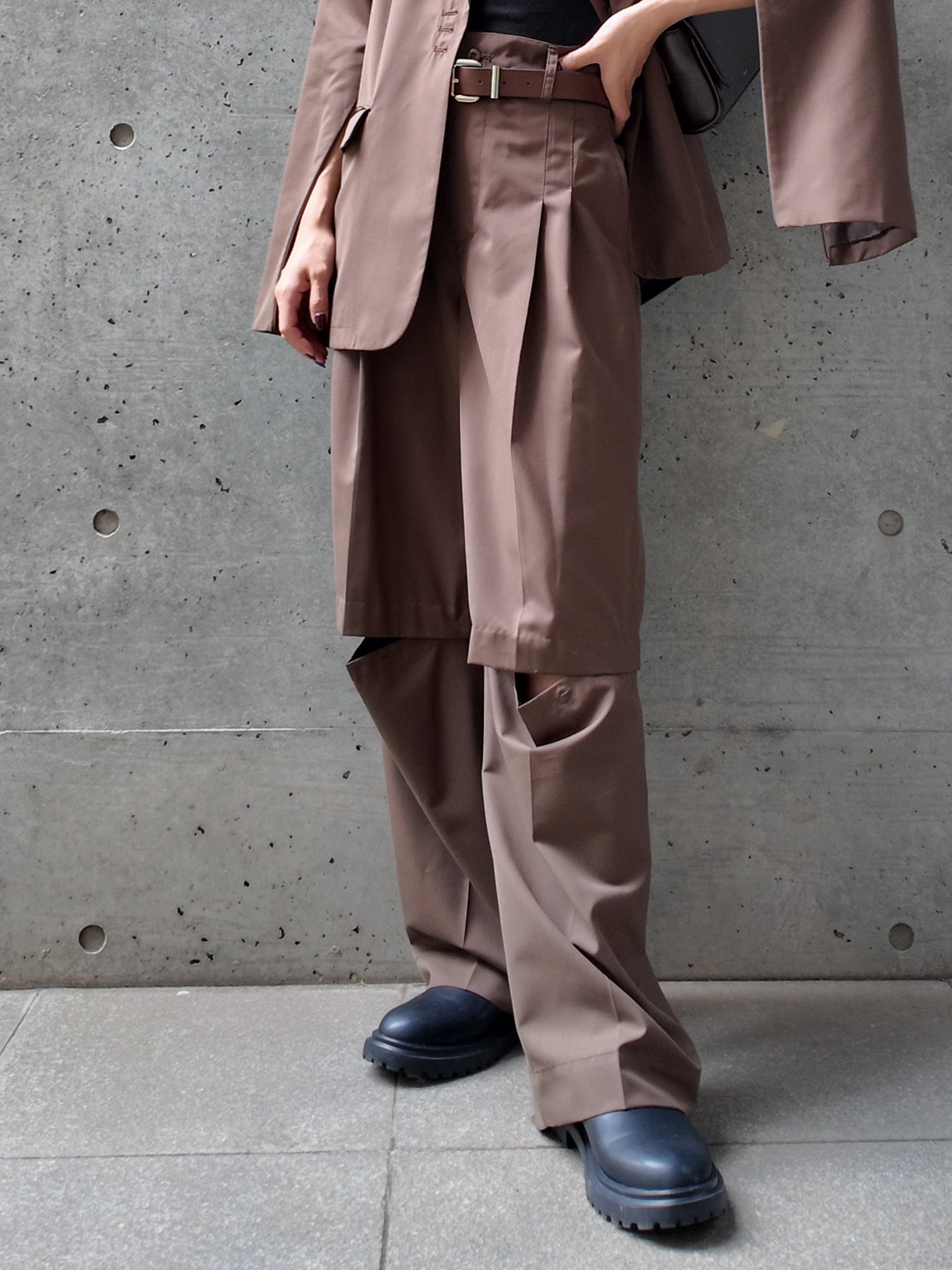 3WAY CUTOUT TROUSERS(ｽﾘｰｳｪｲｶｯﾄｱｳﾄﾄﾗｳｻﾞｰ)