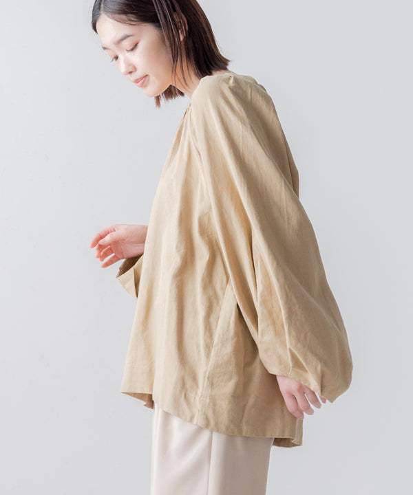 刺繍ショルダータックブラウス