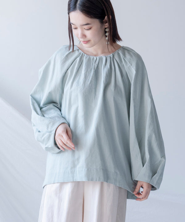 刺繍ショルダータックブラウス