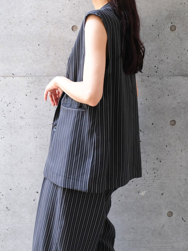 【SETUP可】HERRINGBONE STRIPED SLEEVELESS JACKET（ﾍﾘﾝﾎﾞｰﾝｽﾄﾗｲﾌﾟｽﾘｰﾌﾞﾚｽｼﾞｬｹｯﾄ）