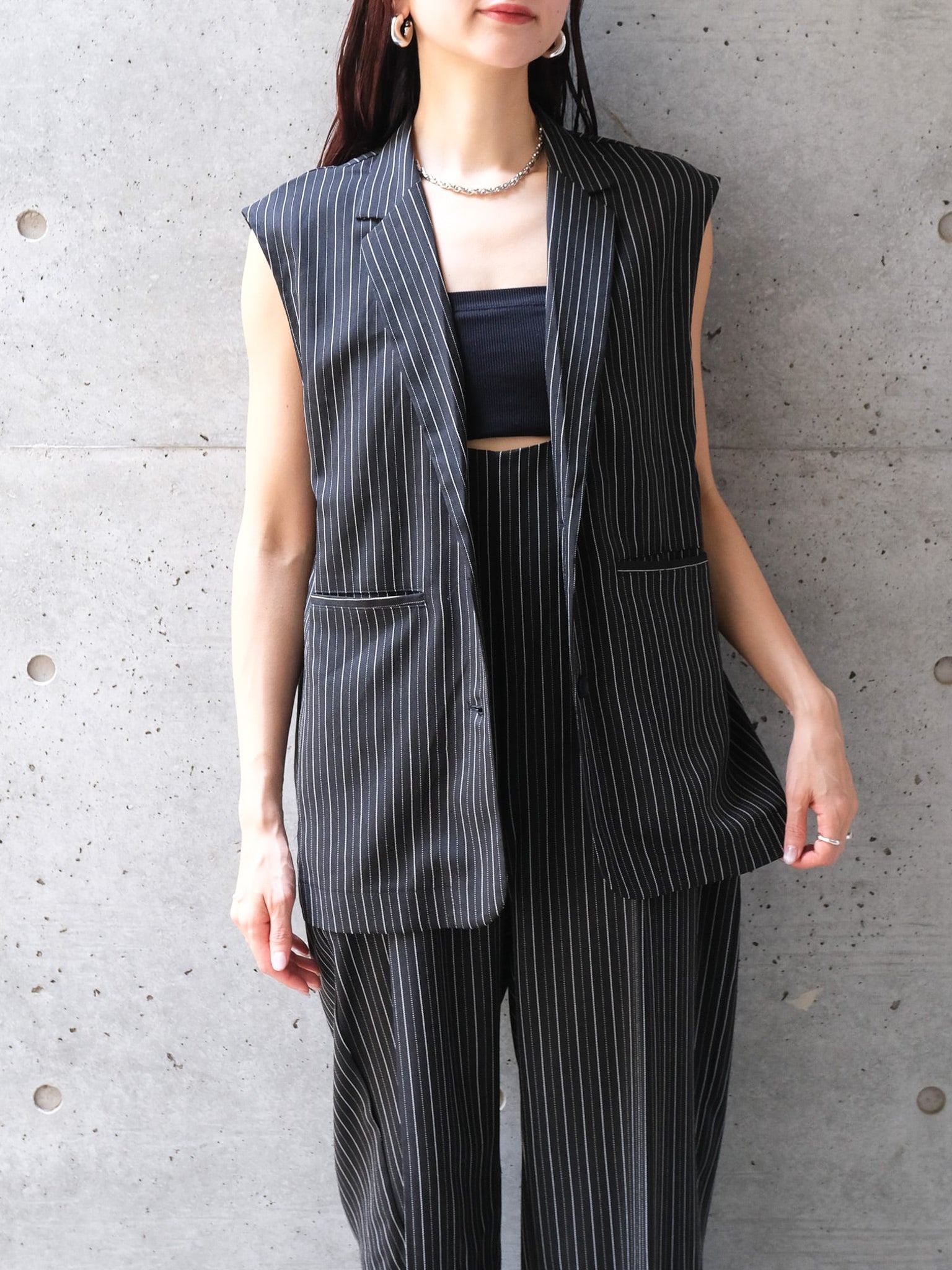 【SETUP可】HERRINGBONE STRIPED SLEEVELESS JACKET（ﾍﾘﾝﾎﾞｰﾝｽﾄﾗｲﾌﾟｽﾘｰﾌﾞﾚｽｼﾞｬｹｯﾄ）