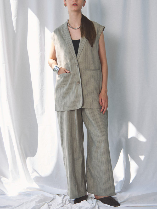 【SETUP可】HERRINGBONE STRIPED SLEEVELESS JACKET（ﾍﾘﾝﾎﾞｰﾝｽﾄﾗｲﾌﾟｽﾘｰﾌﾞﾚｽｼﾞｬｹｯﾄ）
