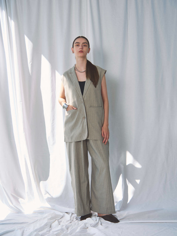 【SETUP可】HERRINGBONE STRIPED SLEEVELESS JACKET（ﾍﾘﾝﾎﾞｰﾝｽﾄﾗｲﾌﾟｽﾘｰﾌﾞﾚｽｼﾞｬｹｯﾄ）